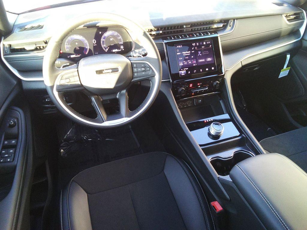 new 2025 Jeep Grand Cherokee L car, priced at $43,977