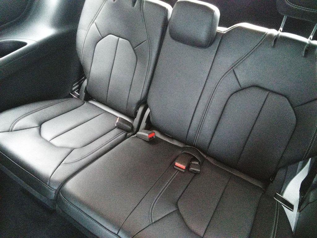 new 2025 Chrysler Pacifica car, priced at $44,977