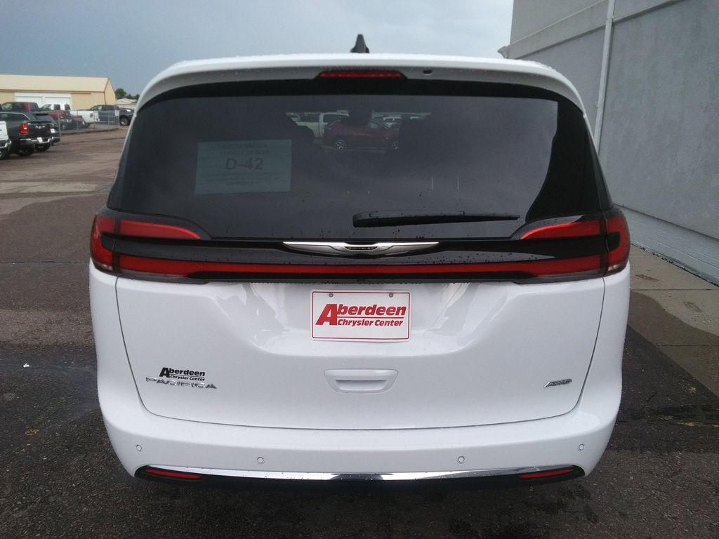 new 2025 Chrysler Pacifica car, priced at $44,977