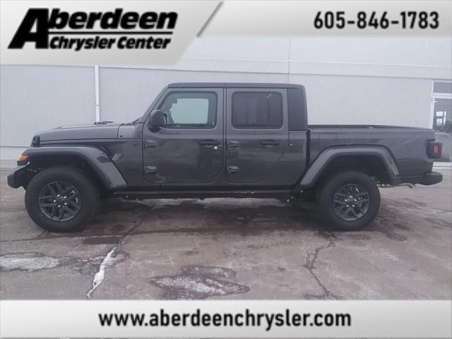 new 2024 Jeep Gladiator car, priced at $39,477