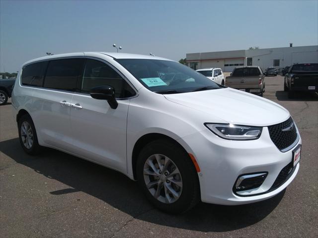 new 2025 Chrysler Pacifica car, priced at $45,977