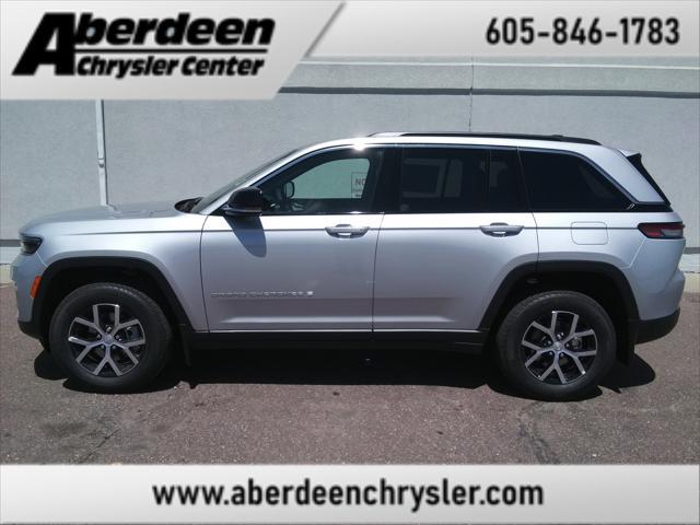 new 2025 Jeep Grand Cherokee car, priced at $43,977