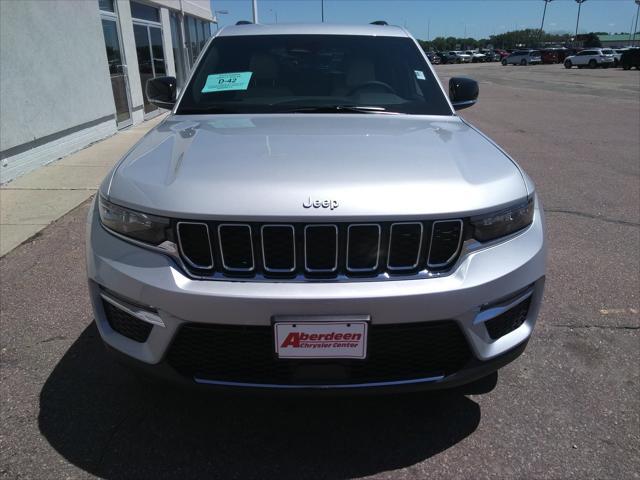 new 2025 Jeep Grand Cherokee car, priced at $43,977