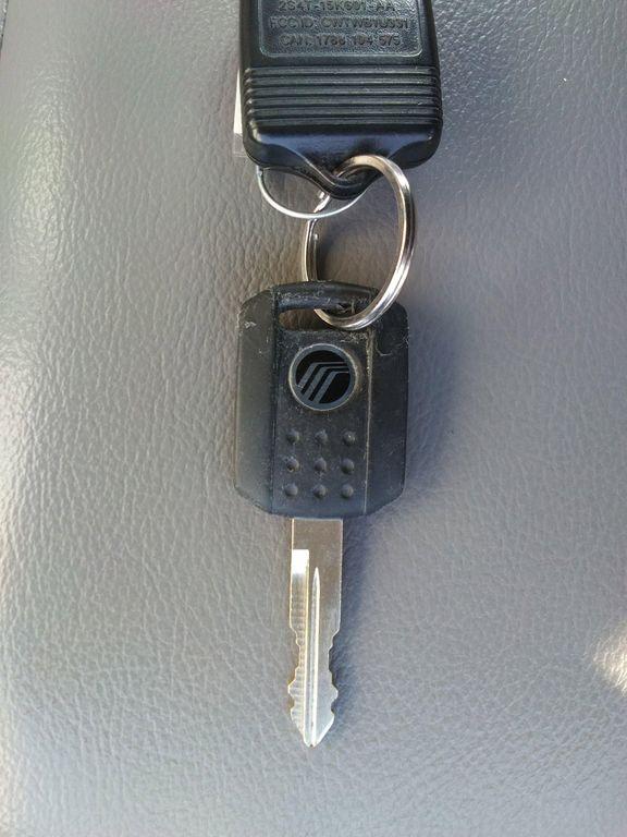 used 2005 Mercury Sable car, priced at $4,999