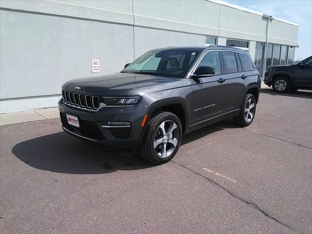 new 2024 Jeep Grand Cherokee car, priced at $44,977