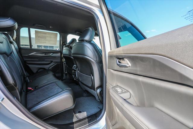 new 2024 Jeep Grand Cherokee car, priced at $43,977