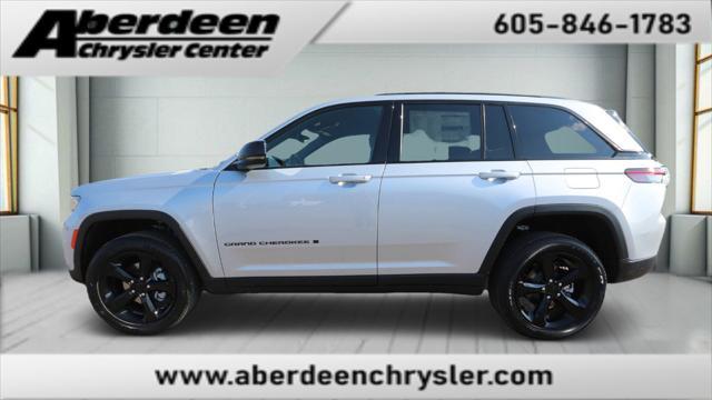 new 2024 Jeep Grand Cherokee car, priced at $43,977