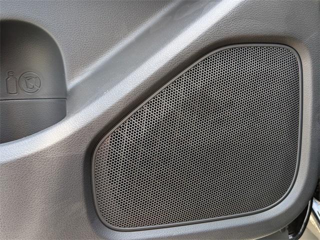 new 2025 Nissan Frontier car