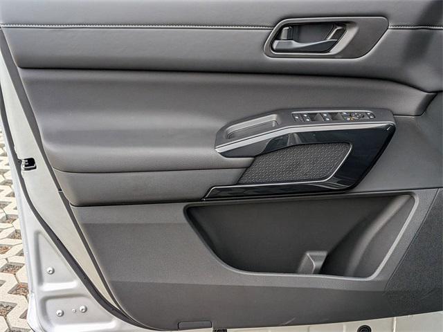 new 2025 Nissan Pathfinder car, priced at $40,475