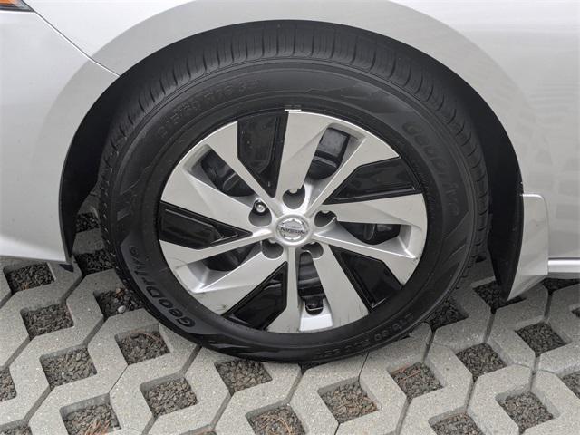 used 2022 Nissan Altima car, priced at $13,777