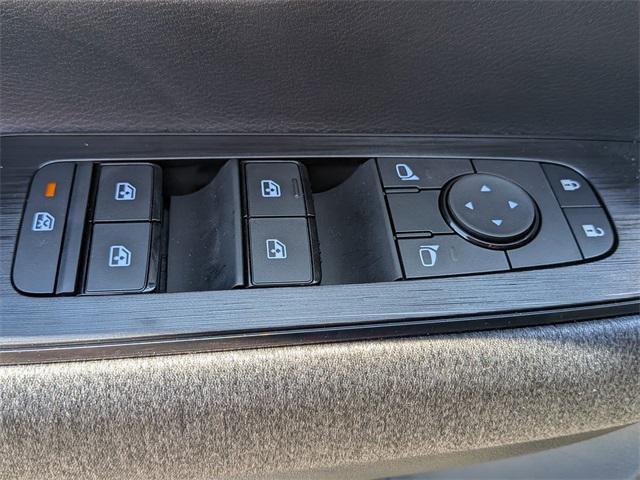 new 2025 Nissan Kicks car