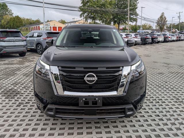 new 2025 Nissan Pathfinder car, priced at $40,475