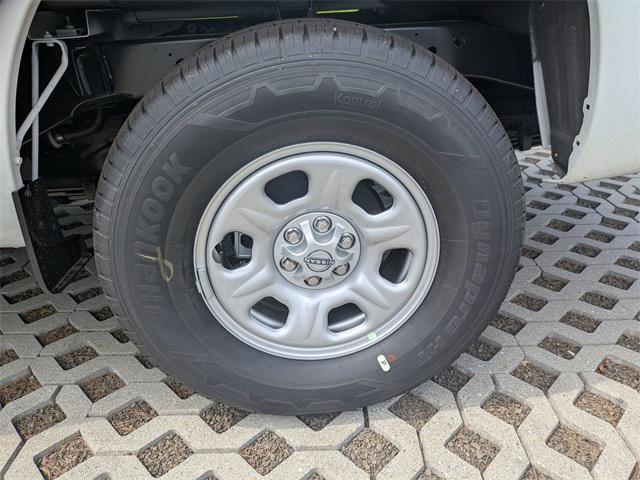 new 2025 Nissan Frontier car