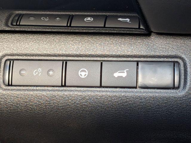 new 2025 Nissan Pathfinder car, priced at $44,005