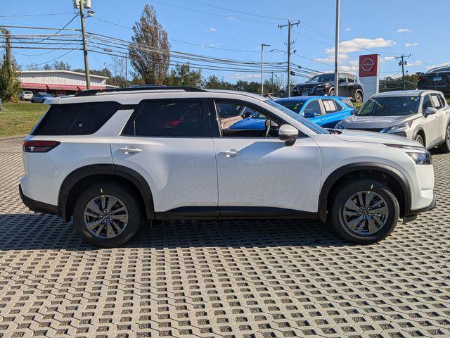 new 2025 Nissan Pathfinder car, priced at $44,005