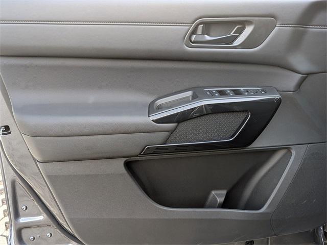 new 2025 Nissan Pathfinder car, priced at $40,475