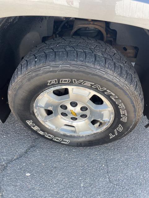 used 2008 Chevrolet Suburban car, priced at $6,500