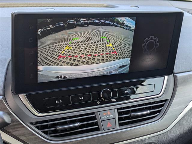 new 2025 Nissan Altima car