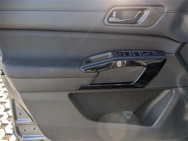 new 2025 Nissan Pathfinder car, priced at $40,475