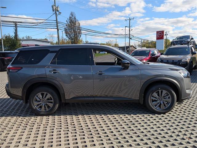 new 2025 Nissan Pathfinder car, priced at $40,475
