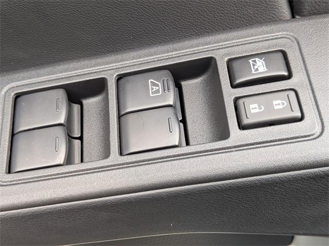 new 2025 Nissan Frontier car