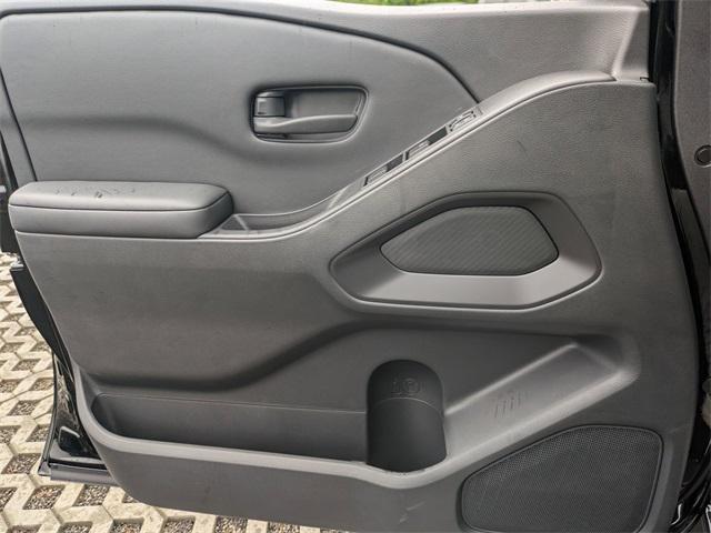 new 2025 Nissan Frontier car