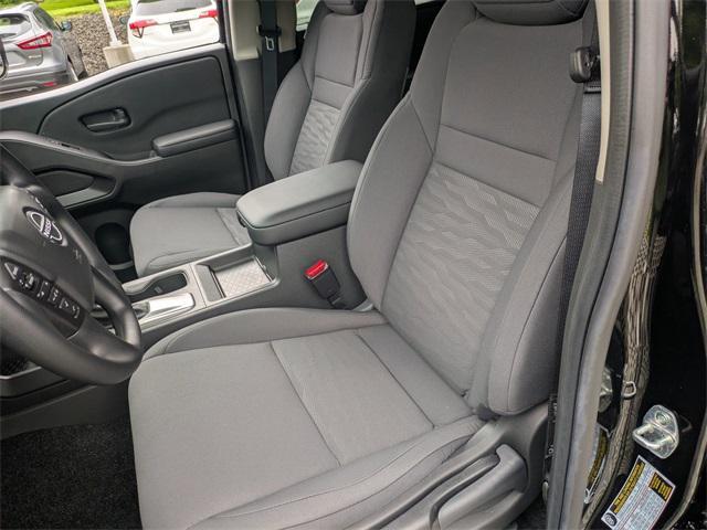 new 2025 Nissan Frontier car