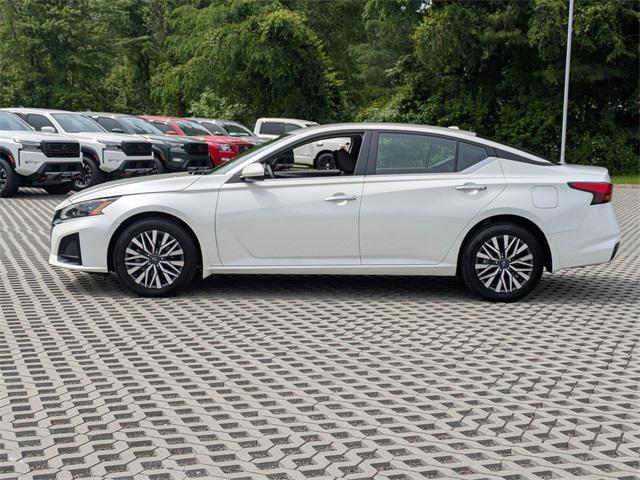 used 2023 Nissan Altima car, priced at $21,000