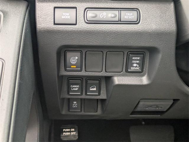 new 2025 Nissan Frontier car