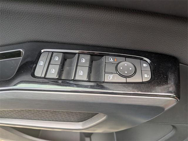 new 2025 Nissan Pathfinder car, priced at $49,925