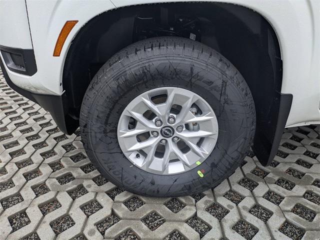 new 2025 Nissan Frontier car