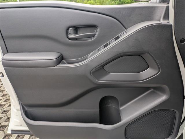 new 2025 Nissan Frontier car