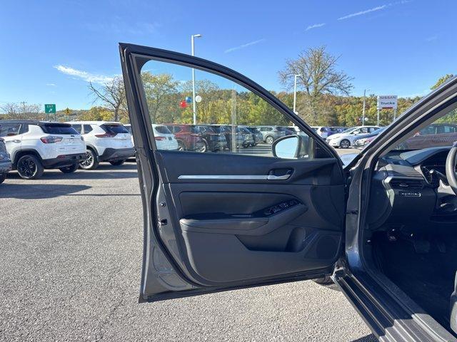 used 2023 Nissan Altima car, priced at $19,550