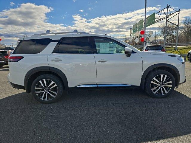 new 2024 Nissan Pathfinder car, priced at $54,435