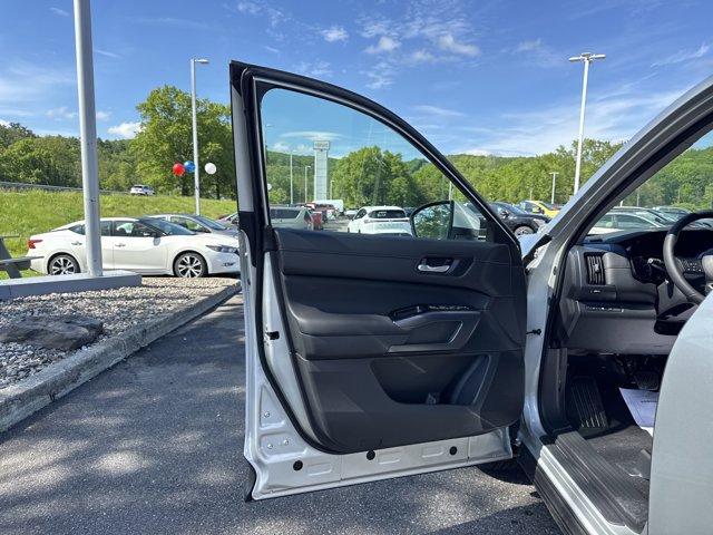 new 2025 Nissan Pathfinder car, priced at $49,555