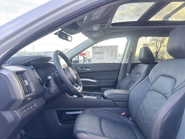new 2025 Nissan Pathfinder car, priced at $53,530