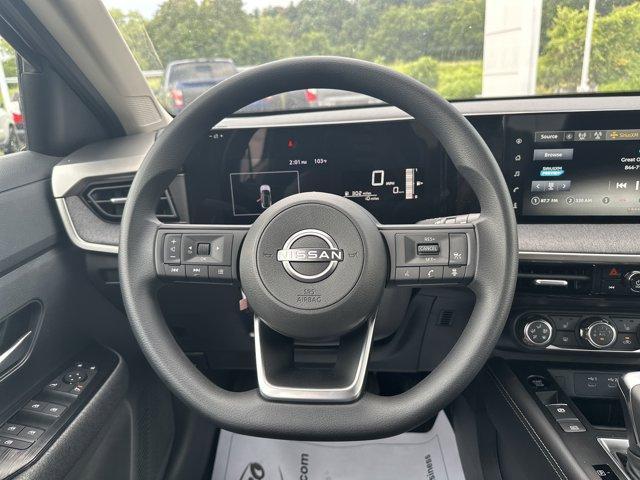 new 2025 Nissan Kicks car, priced at $27,746