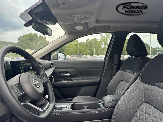 new 2025 Nissan Kicks car, priced at $29,125