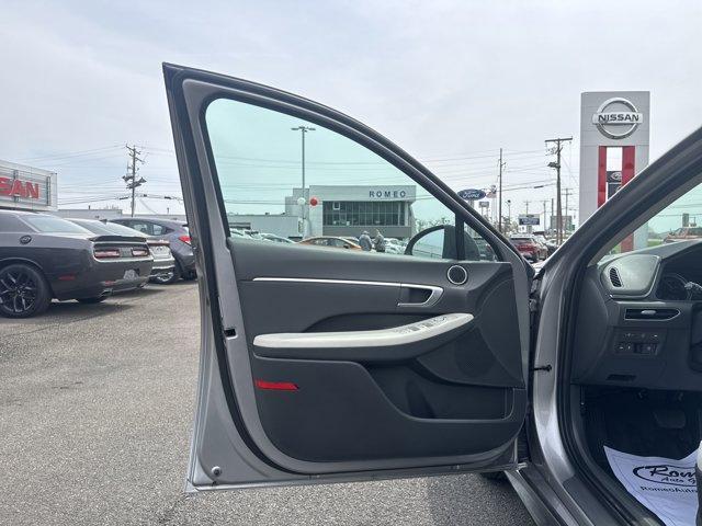 used 2021 Hyundai Sonata Hybrid car, priced at $22,987