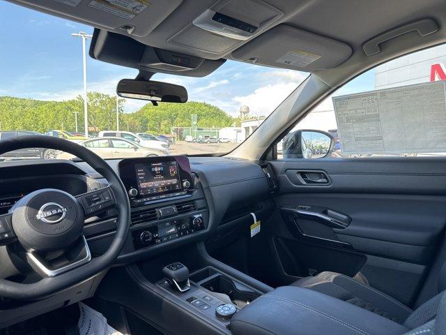 new 2025 Nissan Pathfinder car, priced at $40,010