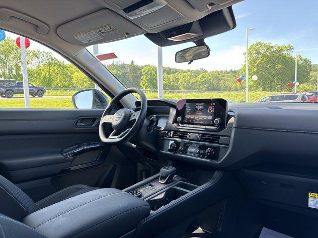 new 2025 Nissan Pathfinder car, priced at $40,010