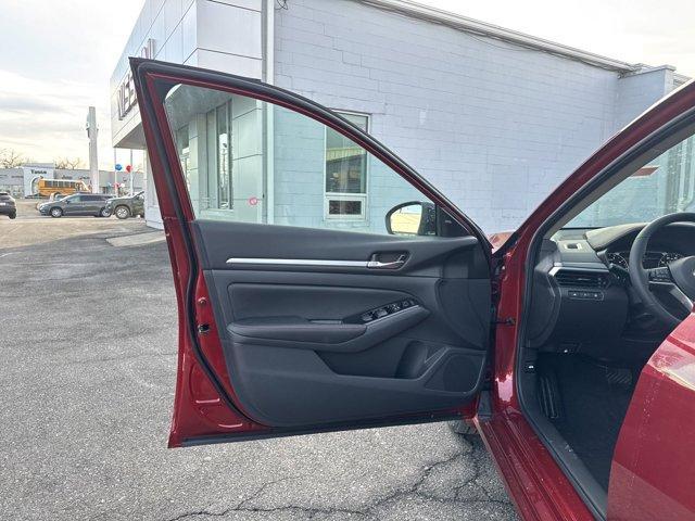 new 2025 Nissan Altima car, priced at $32,800