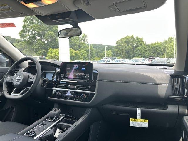 new 2025 Nissan Pathfinder car, priced at $45,775