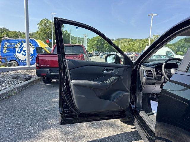 new 2025 Nissan Rogue car, priced at $32,985