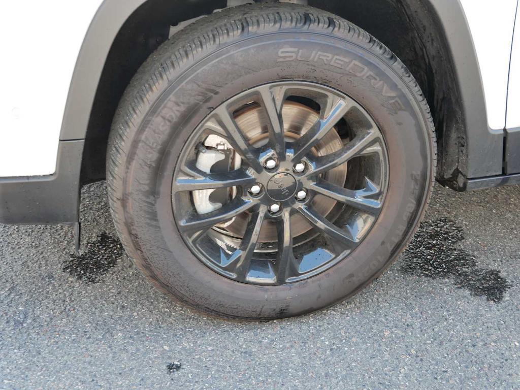 used 2023 Jeep Cherokee car, priced at $24,800