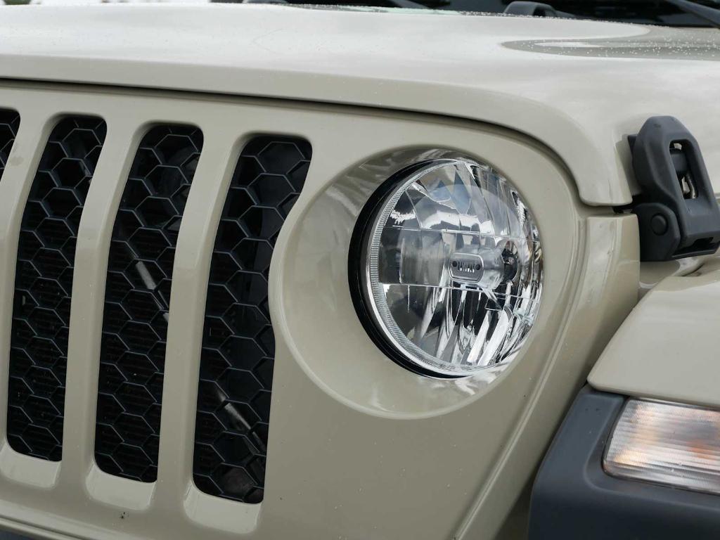 used 2020 Jeep Gladiator car, priced at $27,991