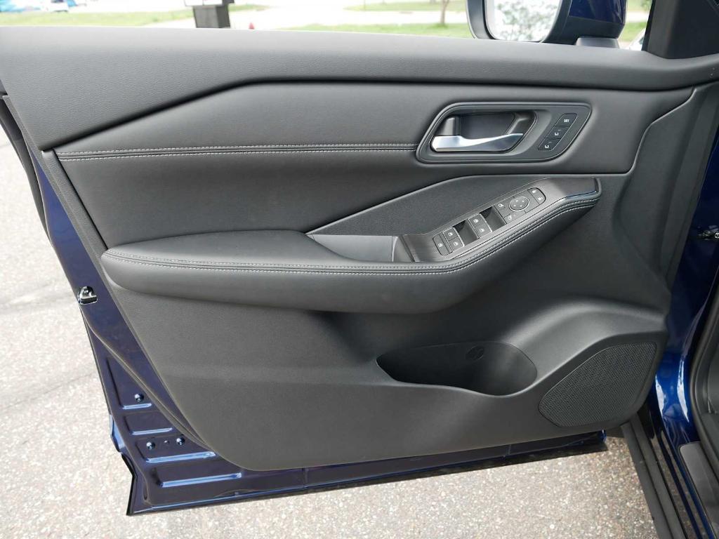 new 2025 Nissan Rogue car, priced at $39,370