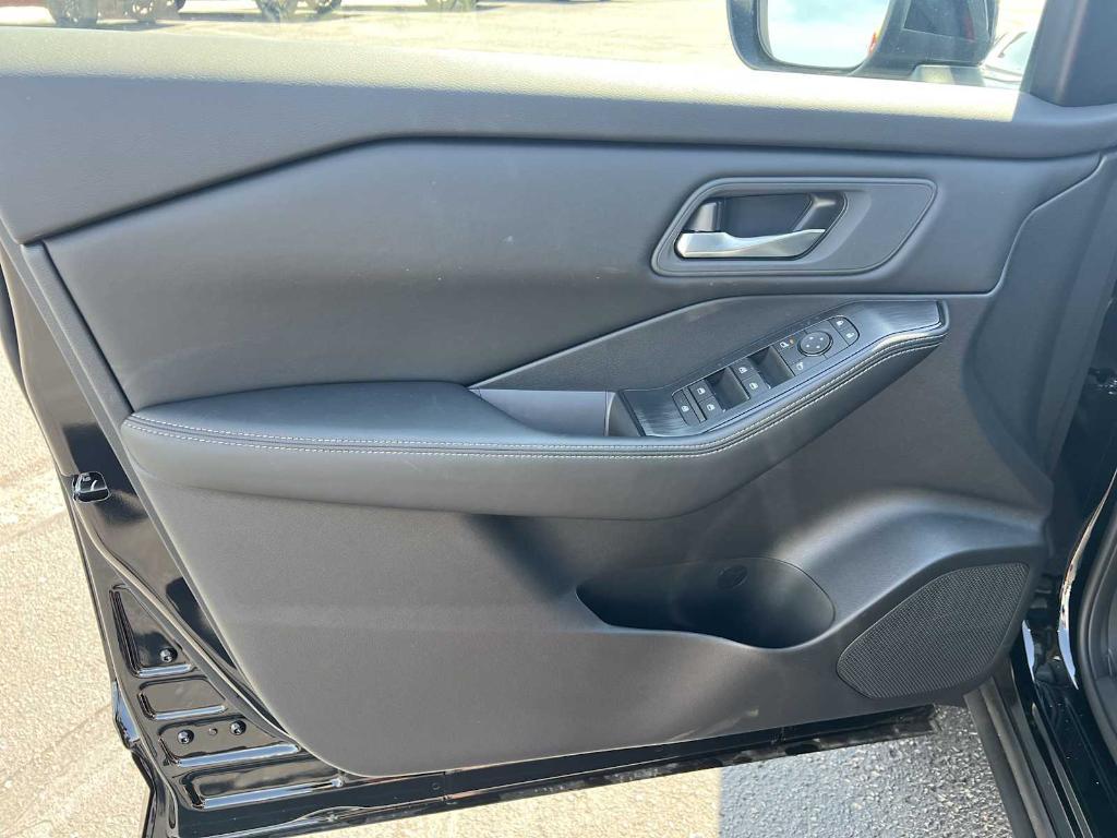 new 2025 Nissan Rogue car, priced at $32,029