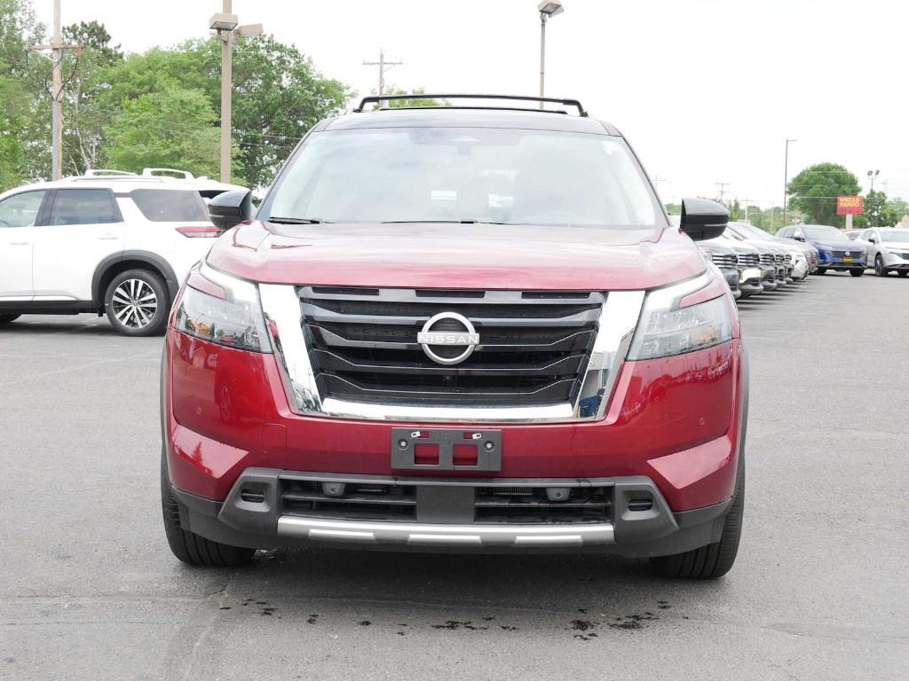 new 2025 Nissan Pathfinder car, priced at $47,420