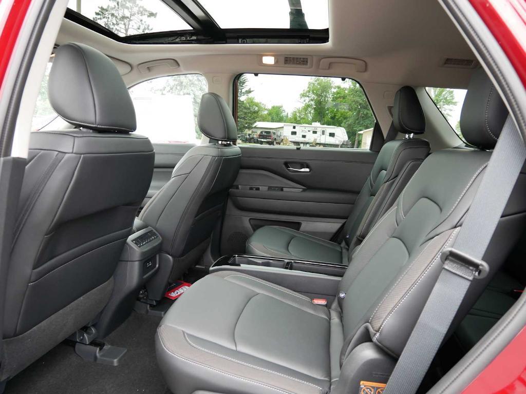 new 2025 Nissan Pathfinder car, priced at $47,420